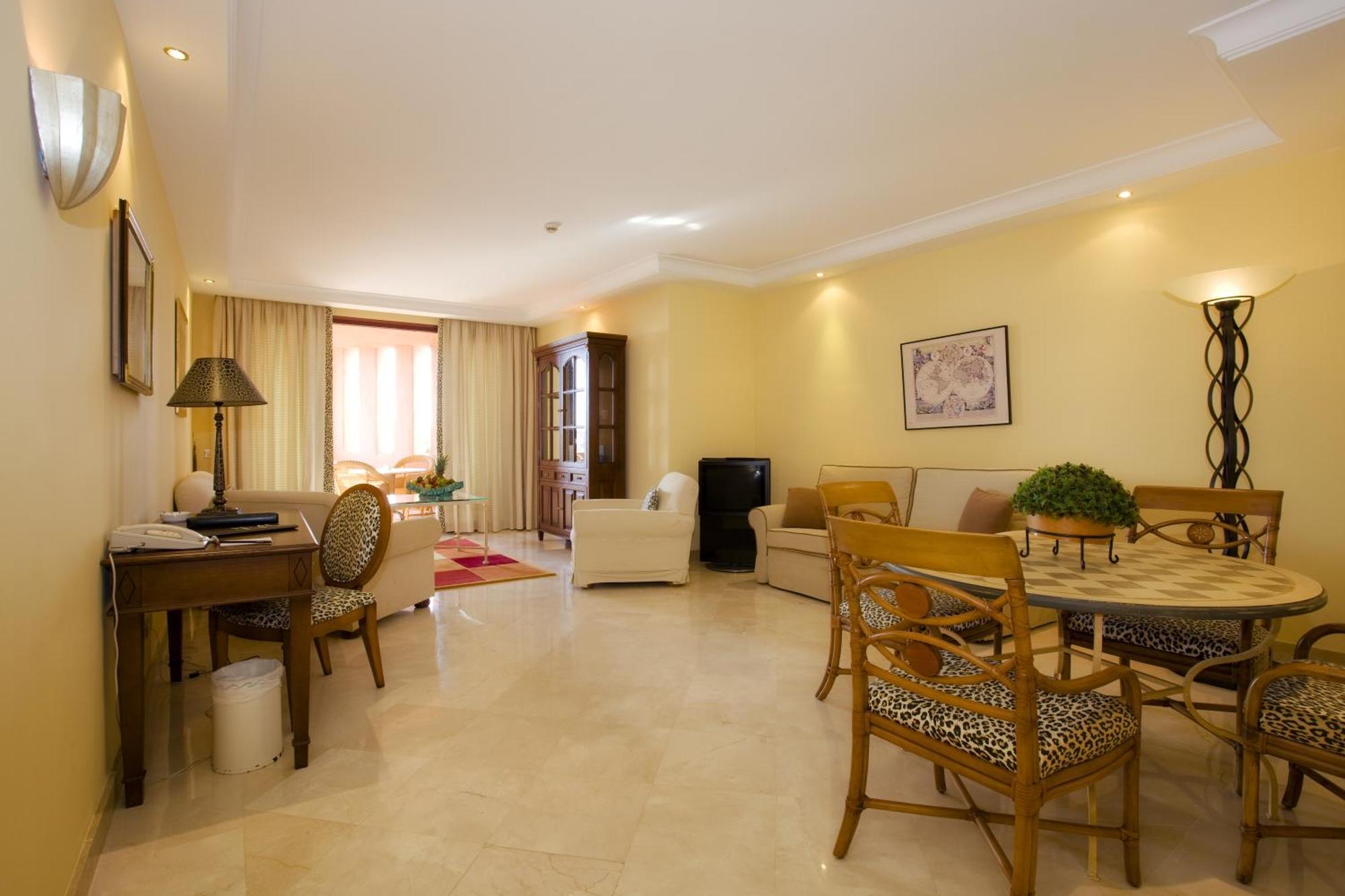 Bahía Beach Apartments Estepona Habitación foto