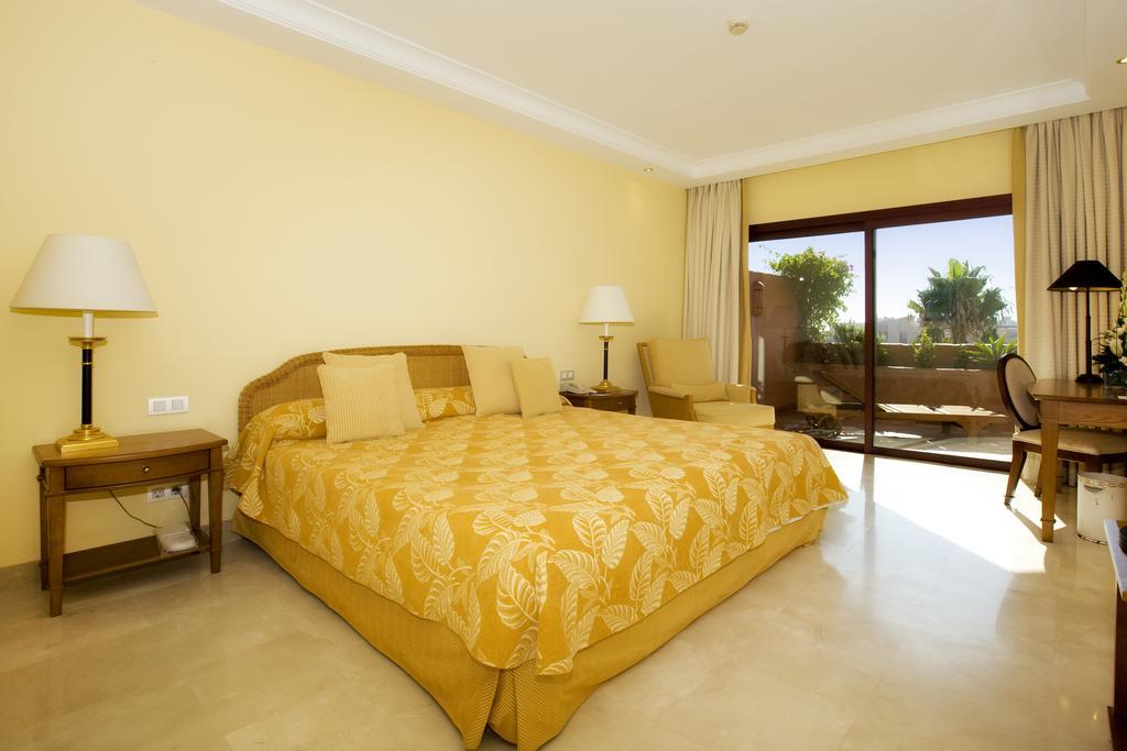 Bahía Beach Apartments Estepona Habitación foto