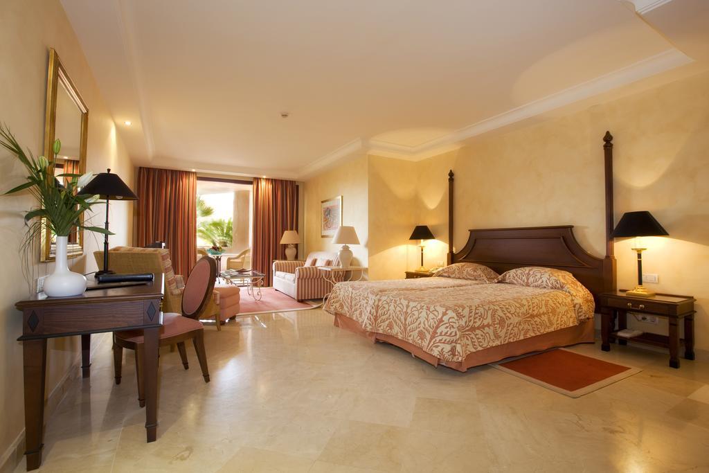 Bahía Beach Apartments Estepona Habitación foto